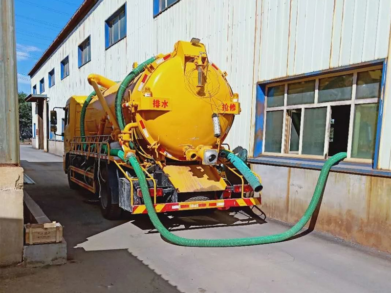 阳江镇厂区化粪池清理